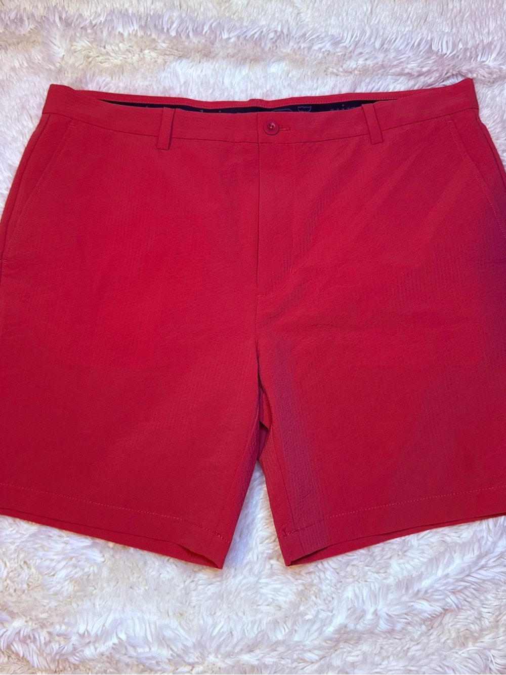 Vineyard Vines Men’s performance Red Flat-Front Casual Shorts 38” waist no liner